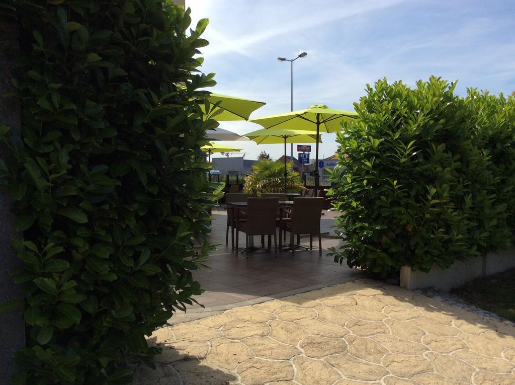 Hotel Le Logis De La Lys Aire-sur-la-Lys Exterior foto