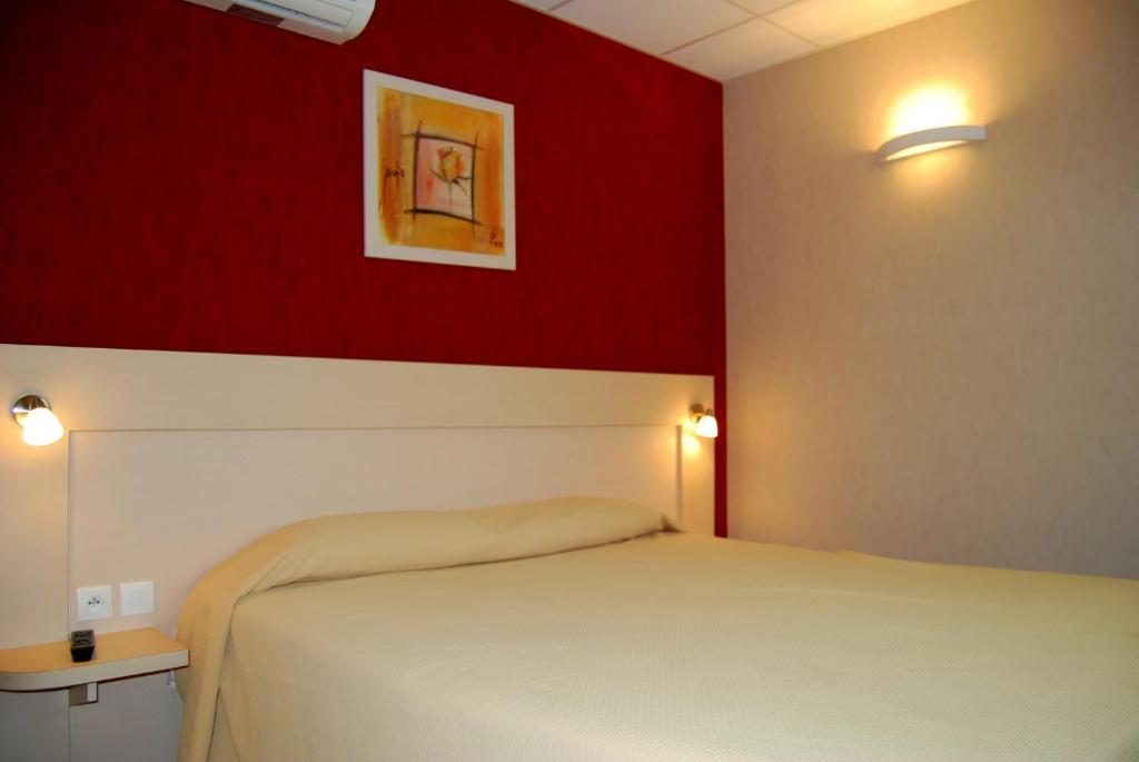 Hotel Le Logis De La Lys Aire-sur-la-Lys Zimmer foto