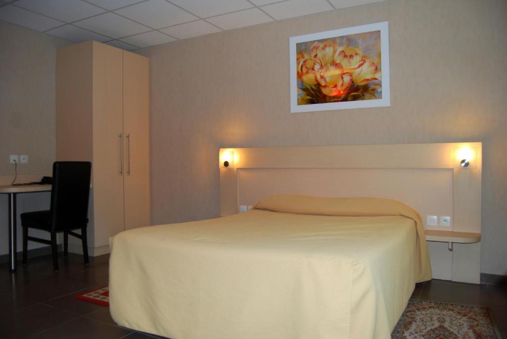 Hotel Le Logis De La Lys Aire-sur-la-Lys Zimmer foto